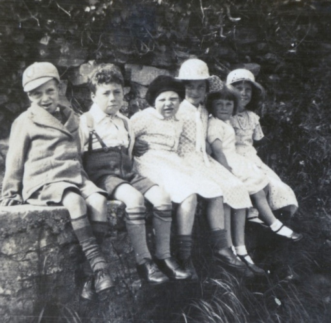 Children at Bibstone, c.1928